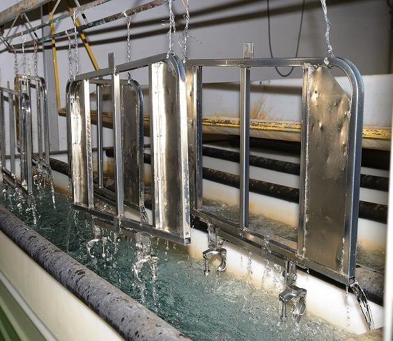 Safer metal degreasing